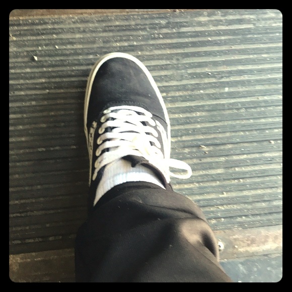 Men’s 8.5 vans like new worn only 3-4 times - Picture 1 of 4